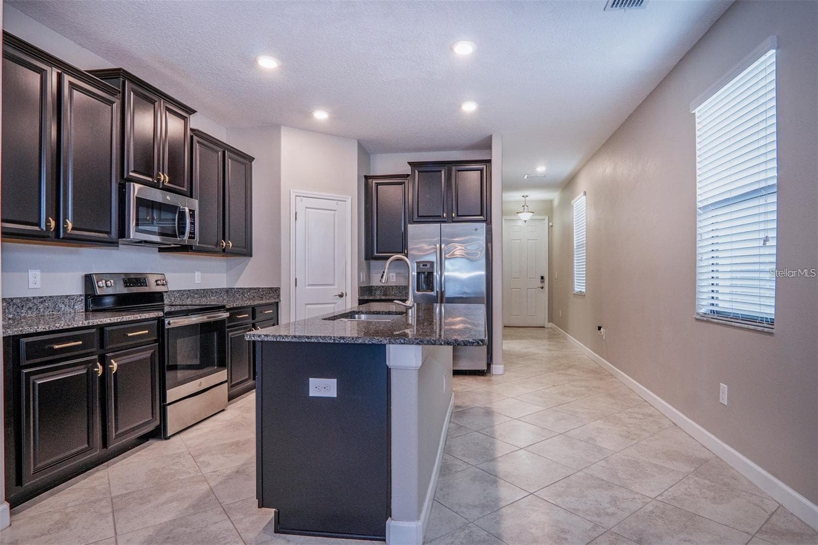 Single Family Residence at 9845 IVORY DR, SUN CITY CENTER, photo 6 of 45