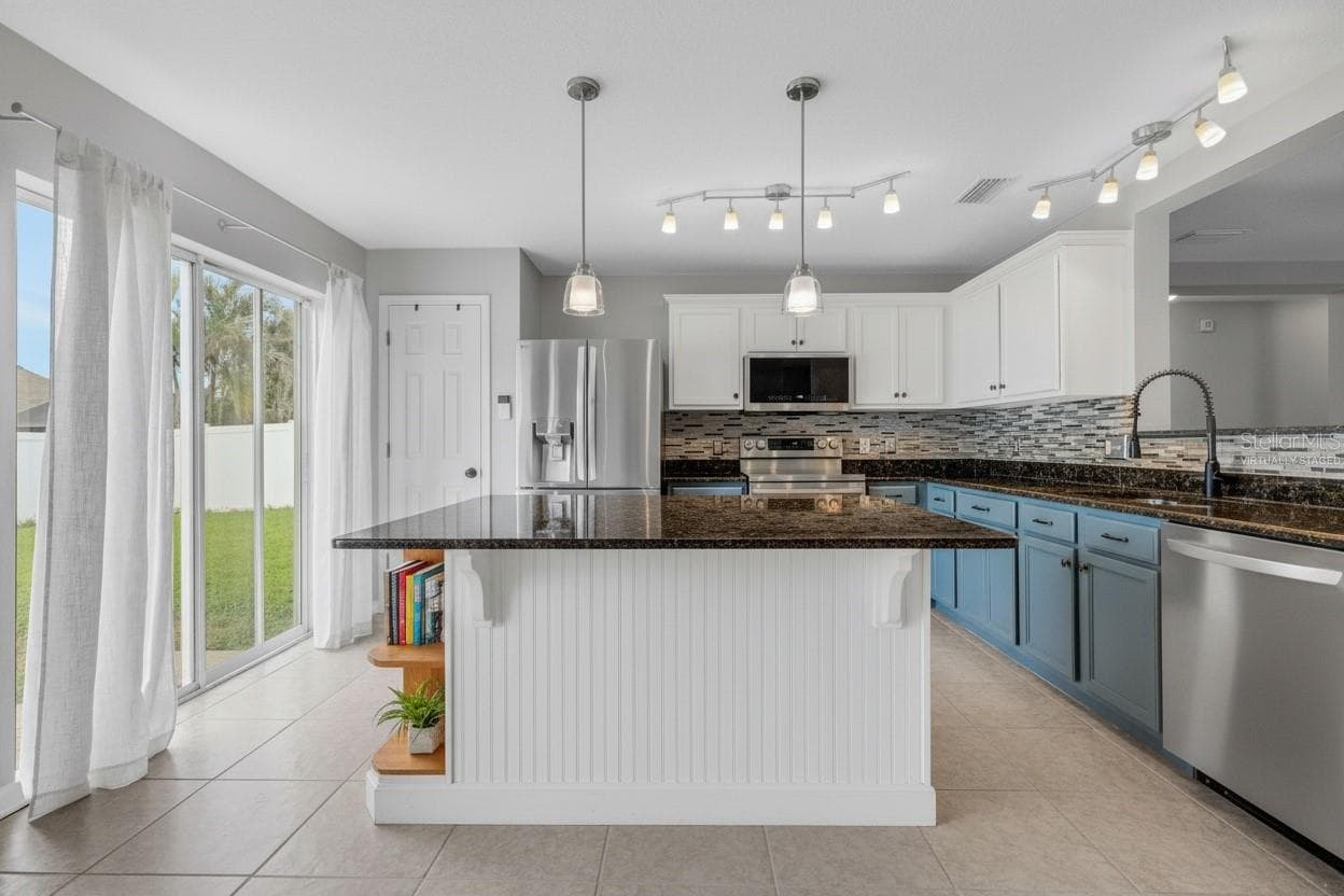 Virtually Staged - 11136 GOLDEN SILENCE DR, RIVERVIEW