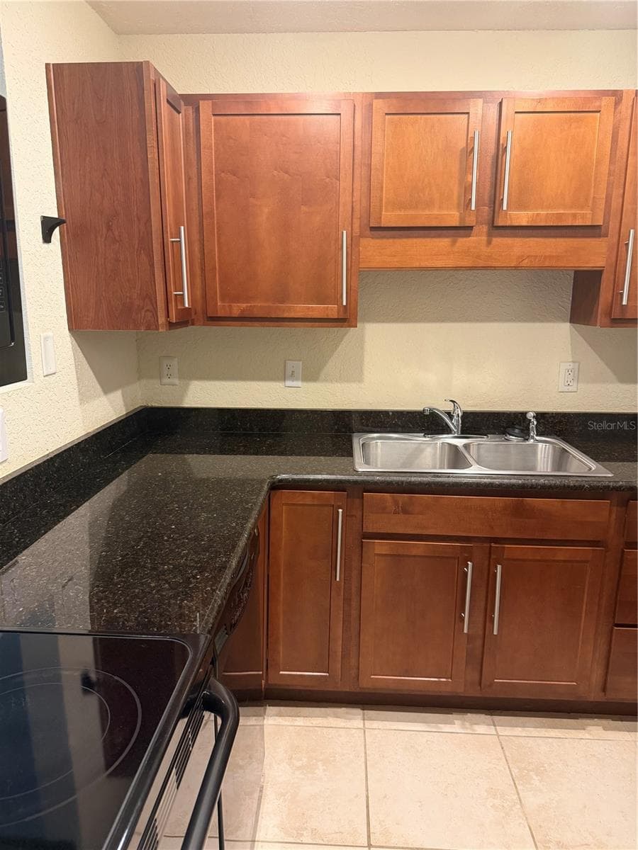Condominium at 1928 CONWAY RD #14, ORLANDO, photo 2 of 27