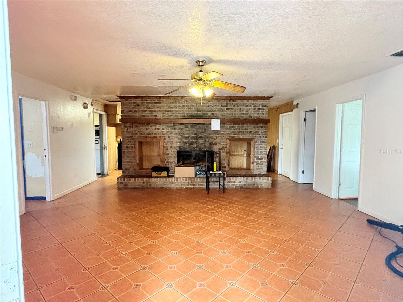 Living Room - 2425 GERBER DAIRY RD, WINTER HAVEN