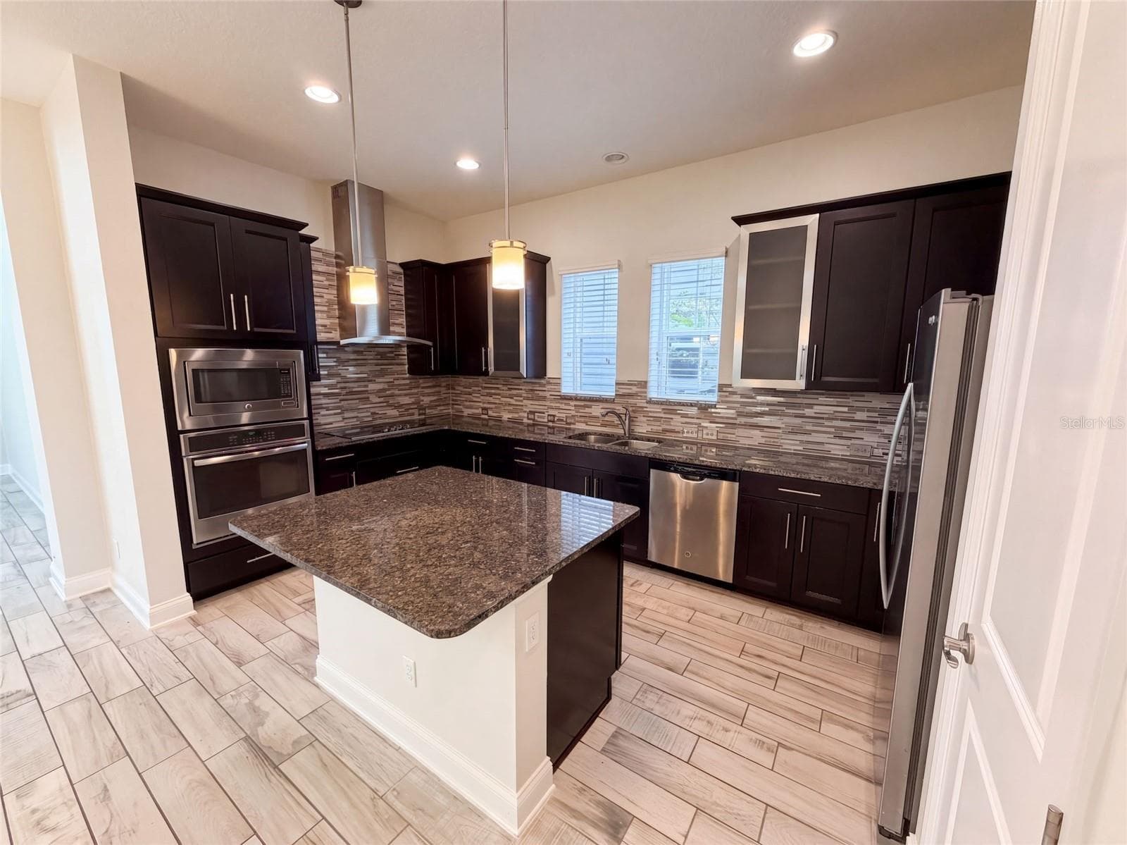 Single Family Residence at 7797 LAUREATE BLVD, ORLANDO, photo 3 of 30