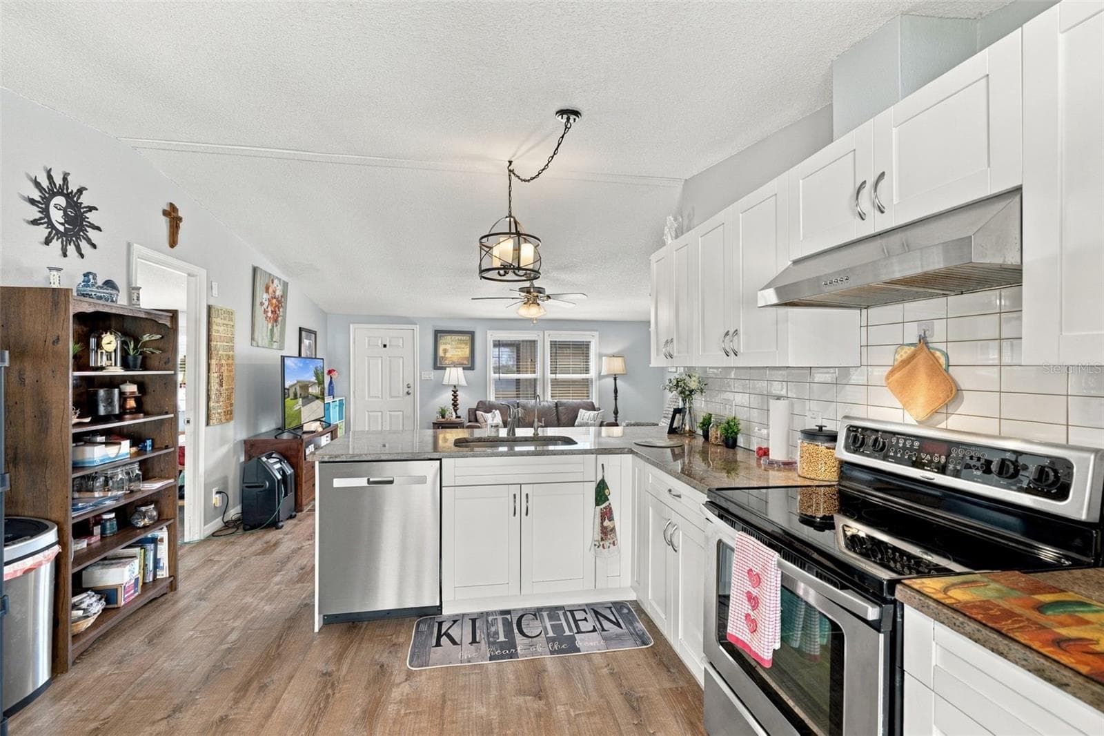 Manufactured Home at 3041 SHORT LEAF ST, WESLEY CHAPEL, photo 11 of 29