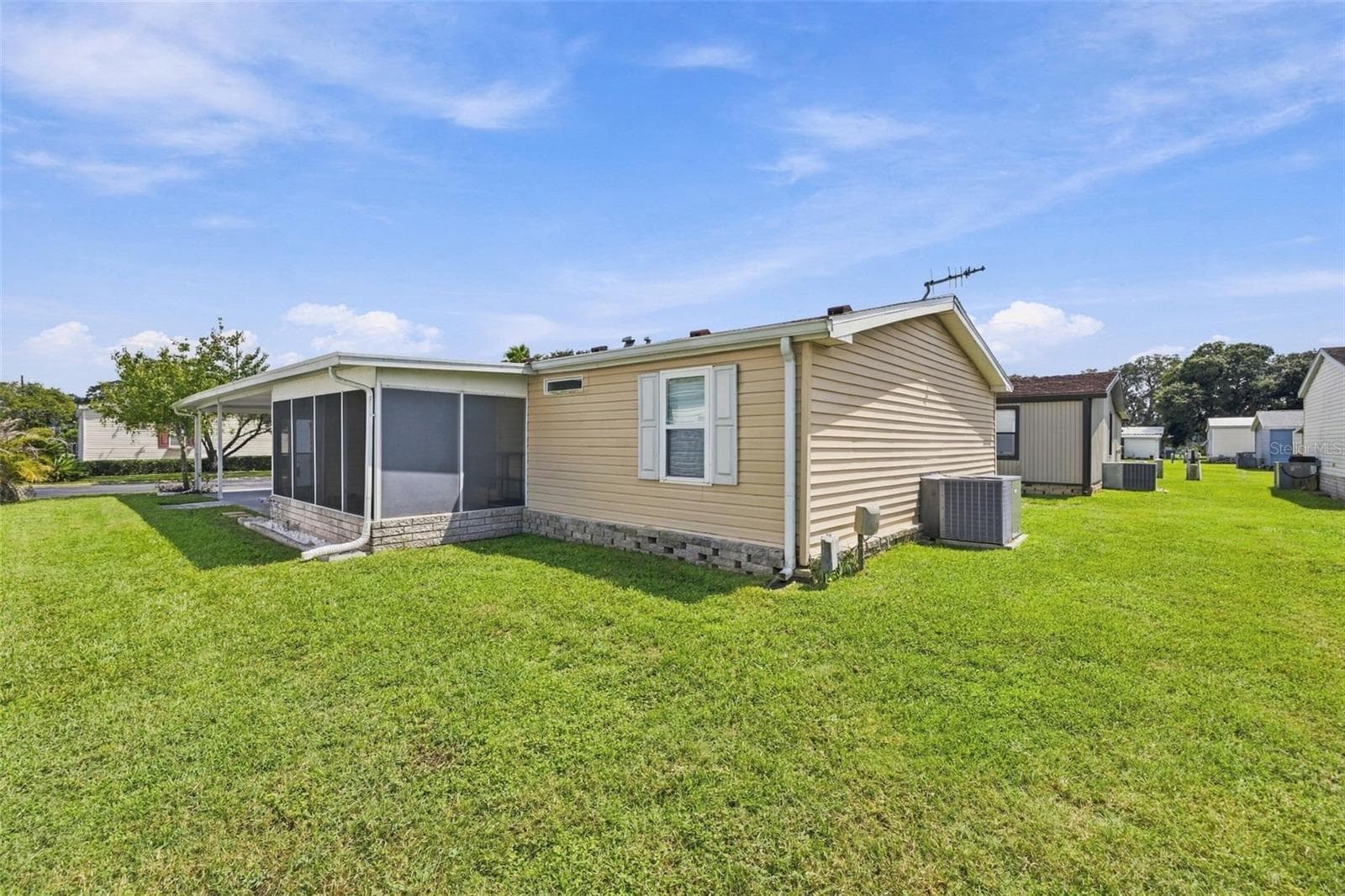Manufactured Home at 3041 SHORT LEAF ST, WESLEY CHAPEL, photo 20 of 29