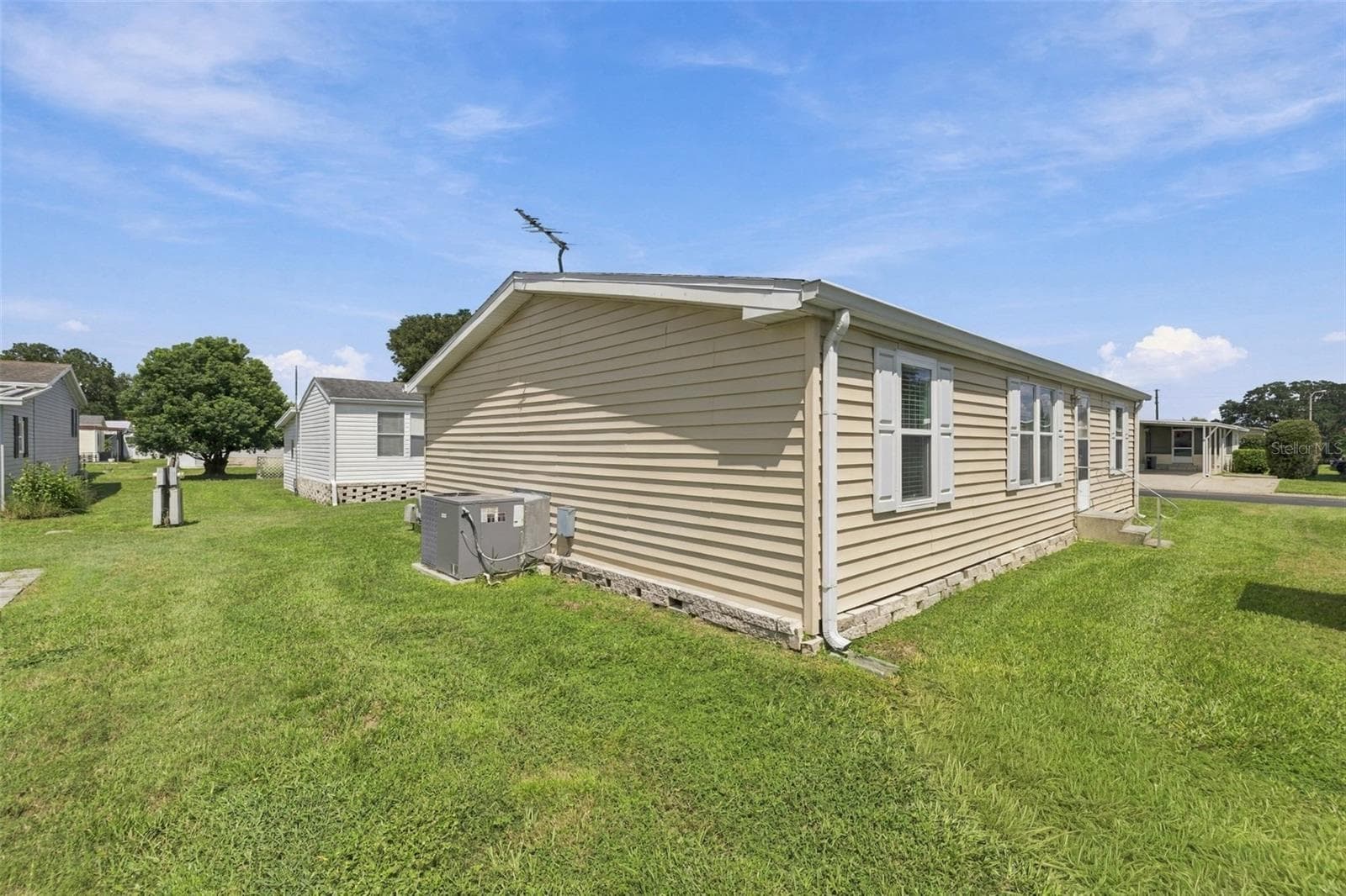 Manufactured Home at 3041 SHORT LEAF ST, WESLEY CHAPEL, photo 21 of 29