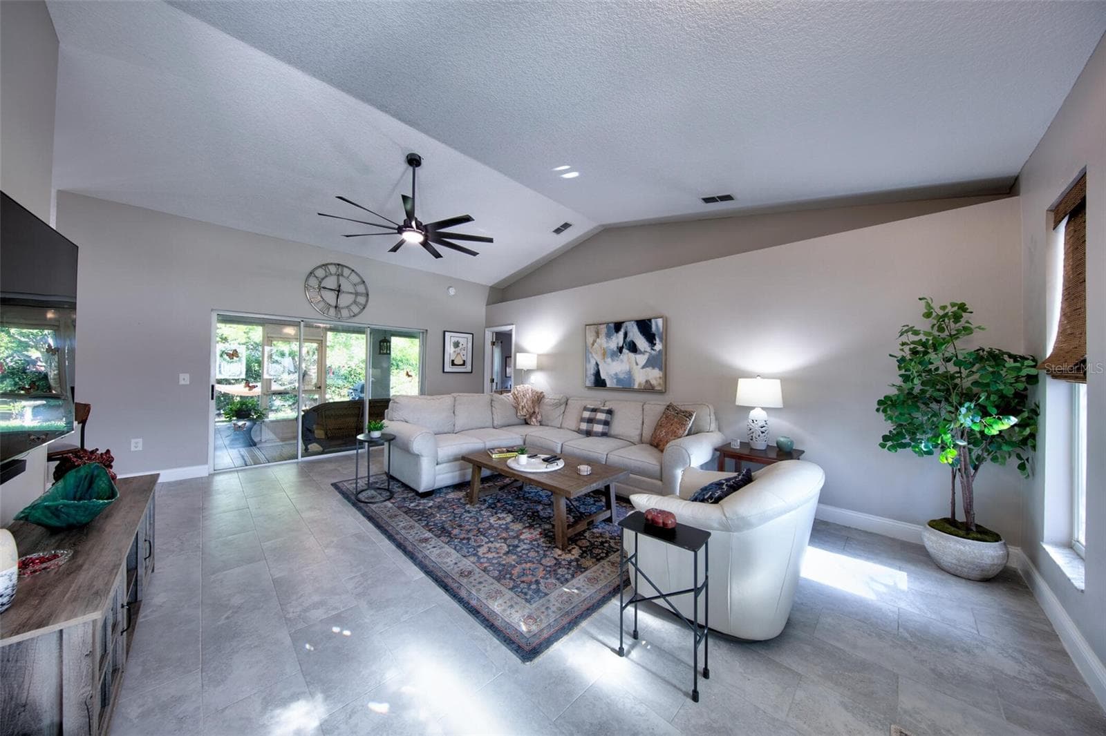 Single Family Residence at 11117 TWOSOME DR, SAN ANTONIO, photo 10 of 34
