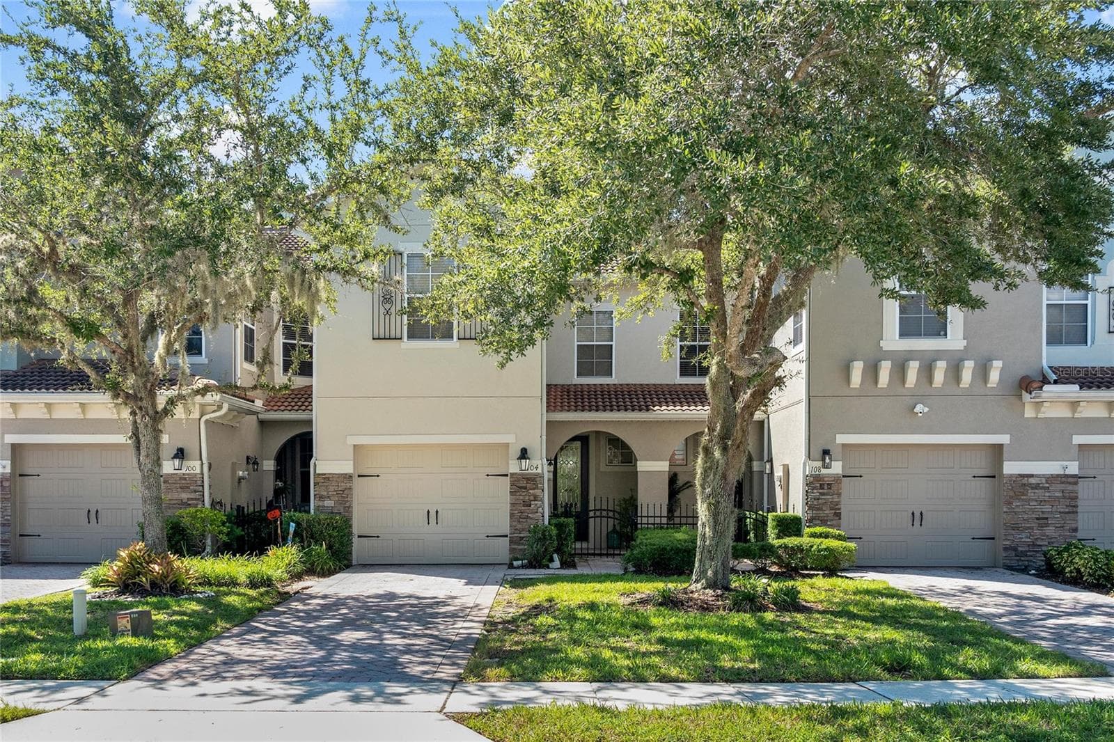 happy to be home...leave your mower behind! - 104 CANTERBURY BELL DR, OVIEDO