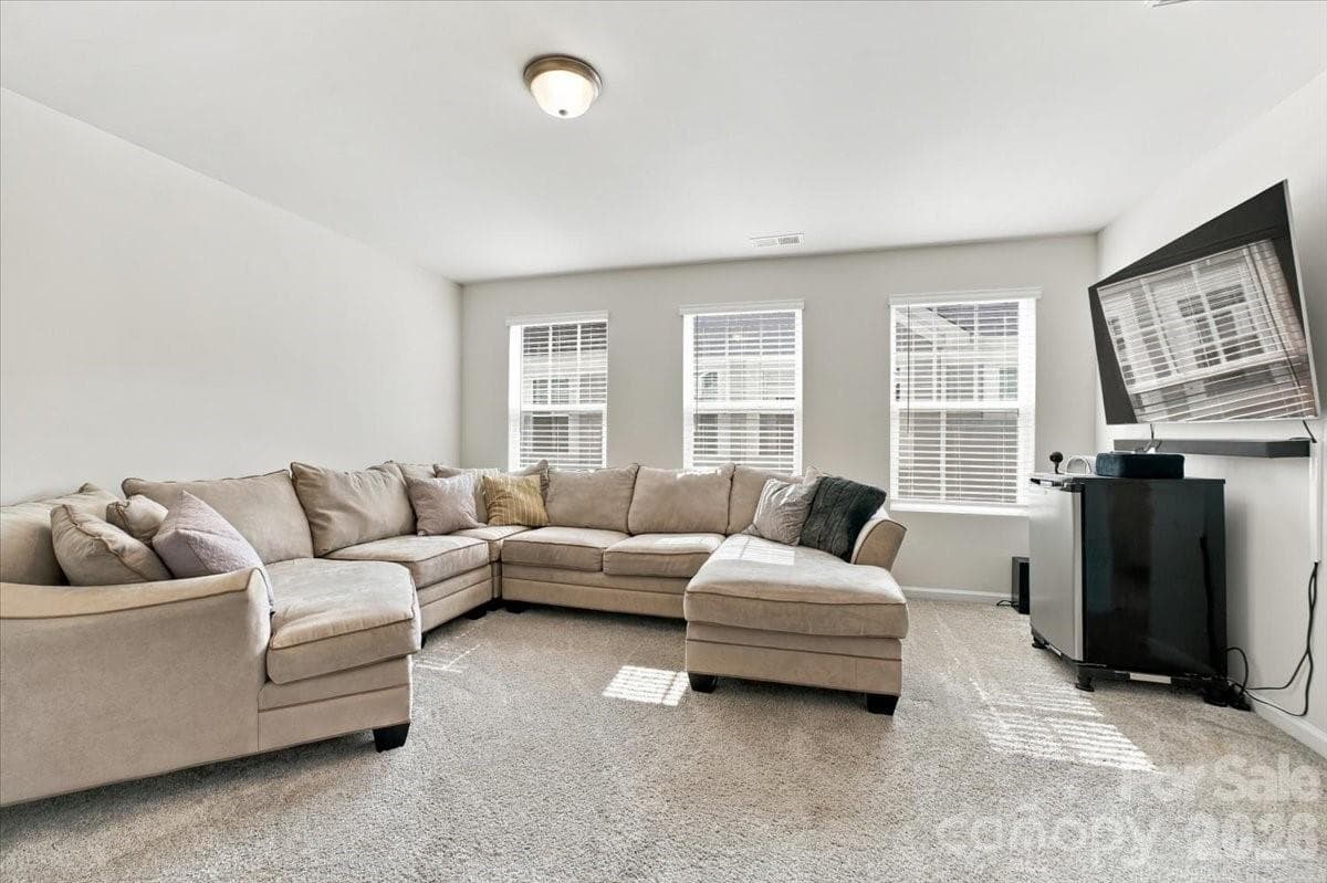 spacious second floor loft area - 8036 Overmeadow Lane, Charlotte