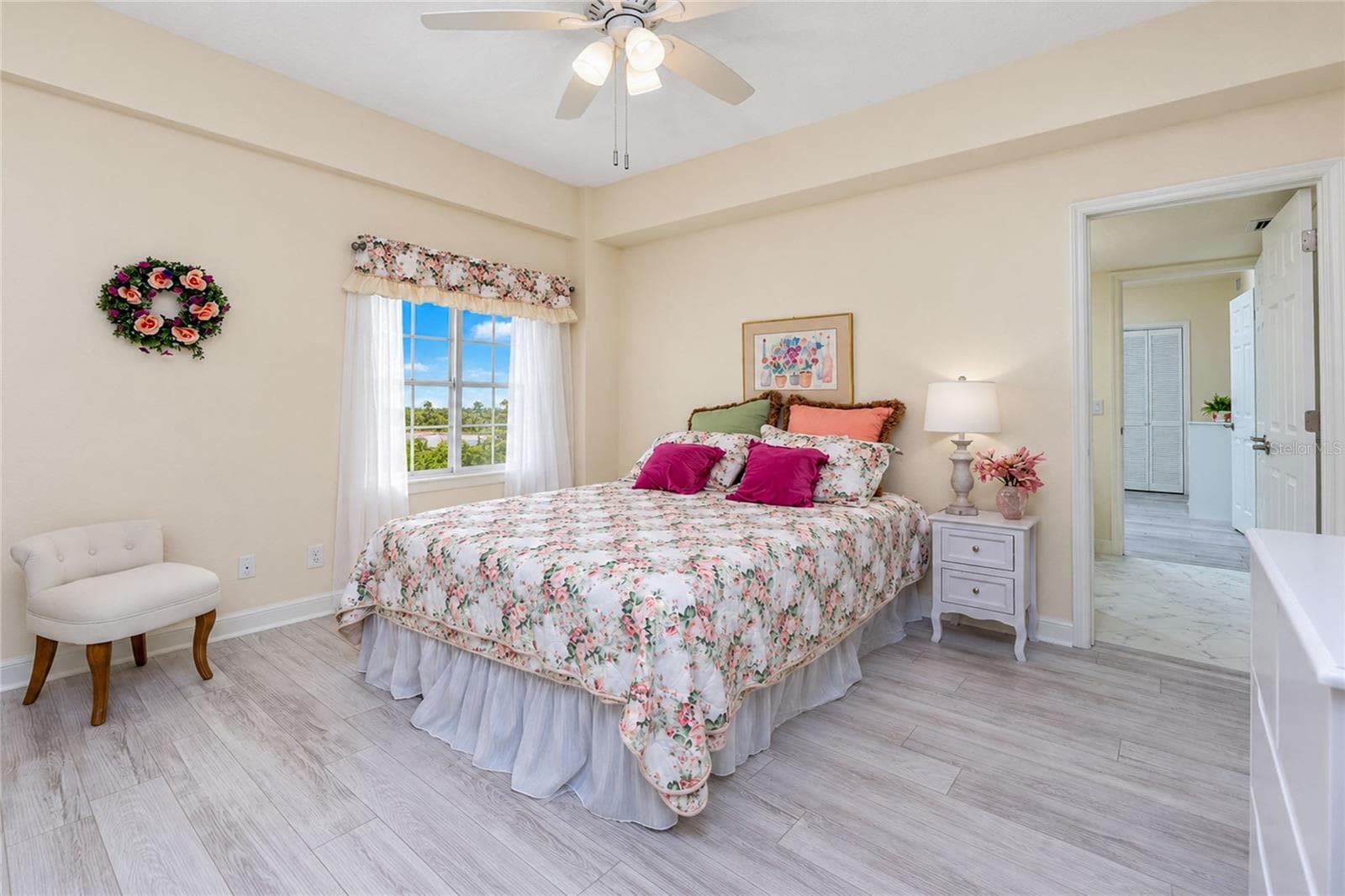 2ND GUEST BEDROOM SHOW BATH ACCESS - 1601 PARK BEACH CIR #136/18, PUNTA GORDA