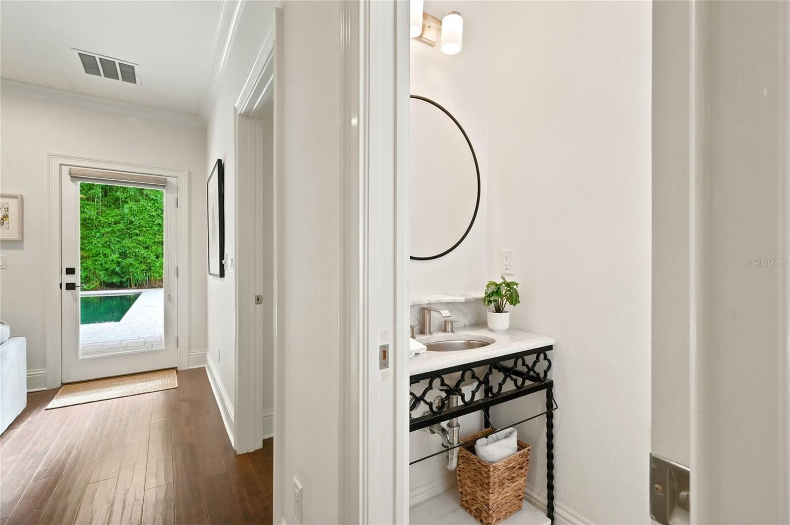 Powder Room off Family Room - 1707 ASHER LN, ORLANDO