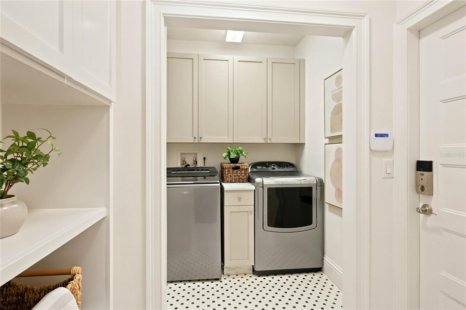 Mud room and Laundry room - 1707 ASHER LN, ORLANDO