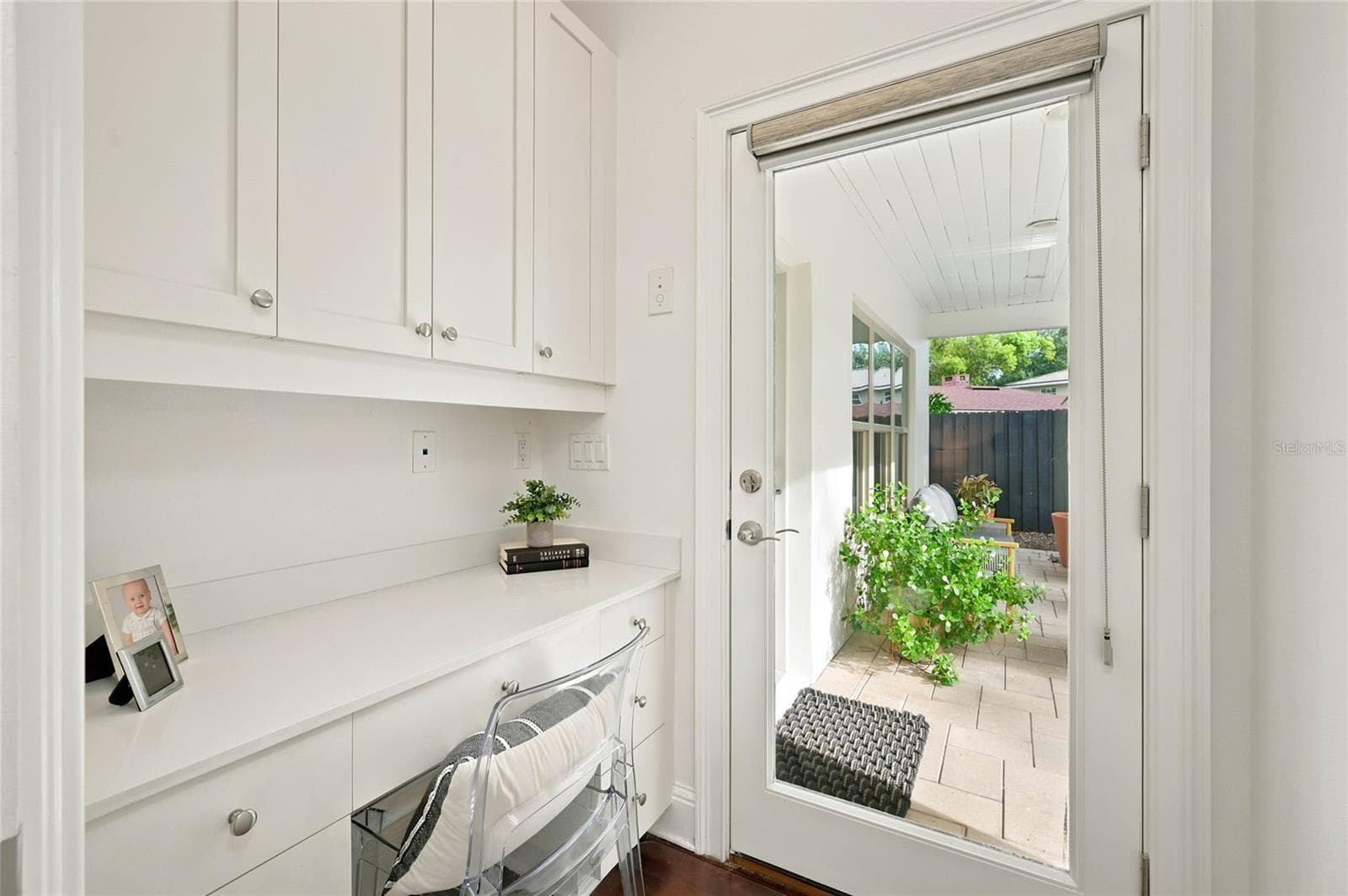 Tucked away office off owner's suite with access to verandah - 1707 ASHER LN, ORLANDO
