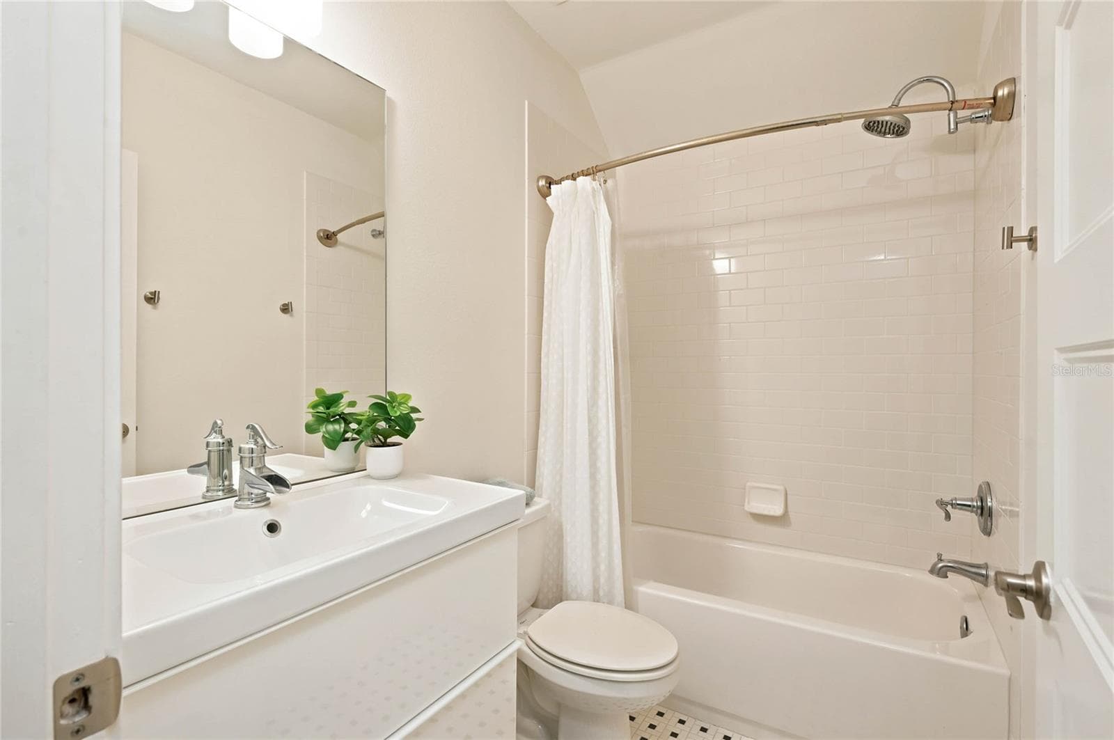 Bath 3 - 1707 ASHER LN, ORLANDO