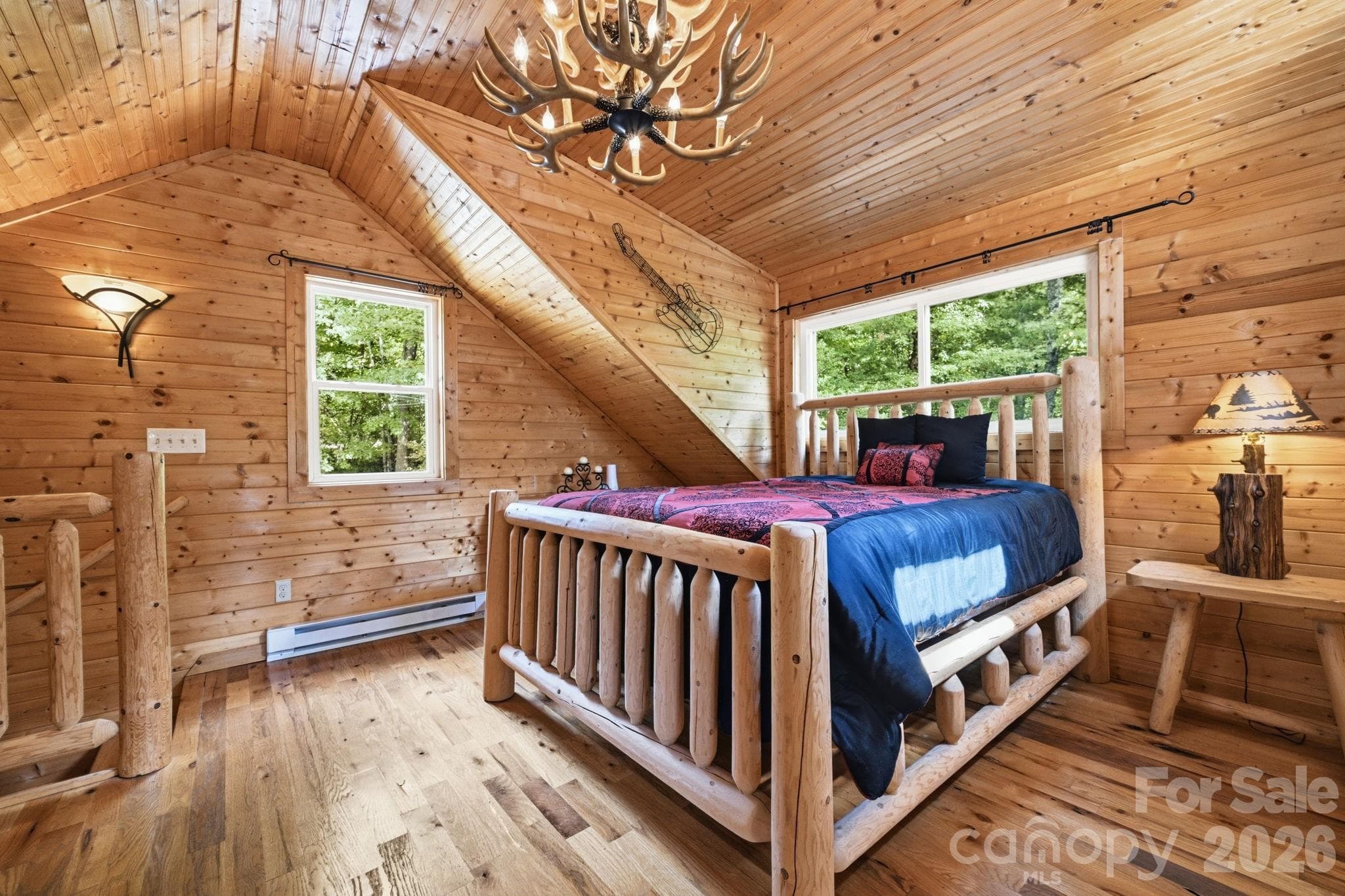 Loft Bedroom with Ensuite Bathroom - 1158 Staghorn Road, Purlear