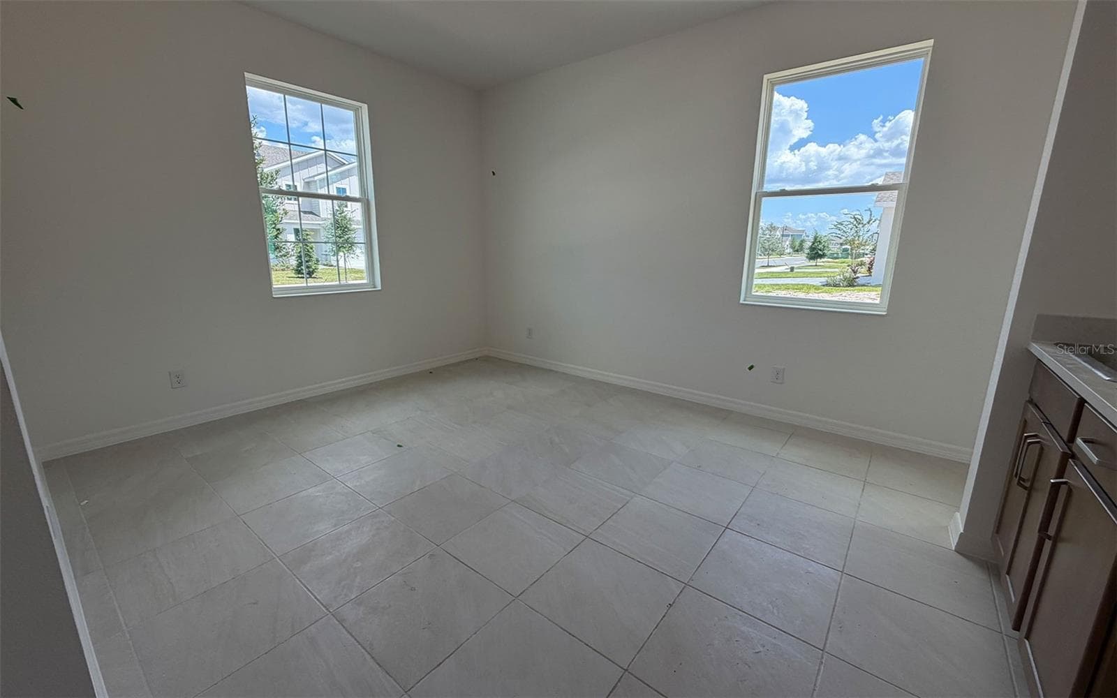 Single Family Residence at 736 FARFIELDS ST, DELAND, photo 3 of 13