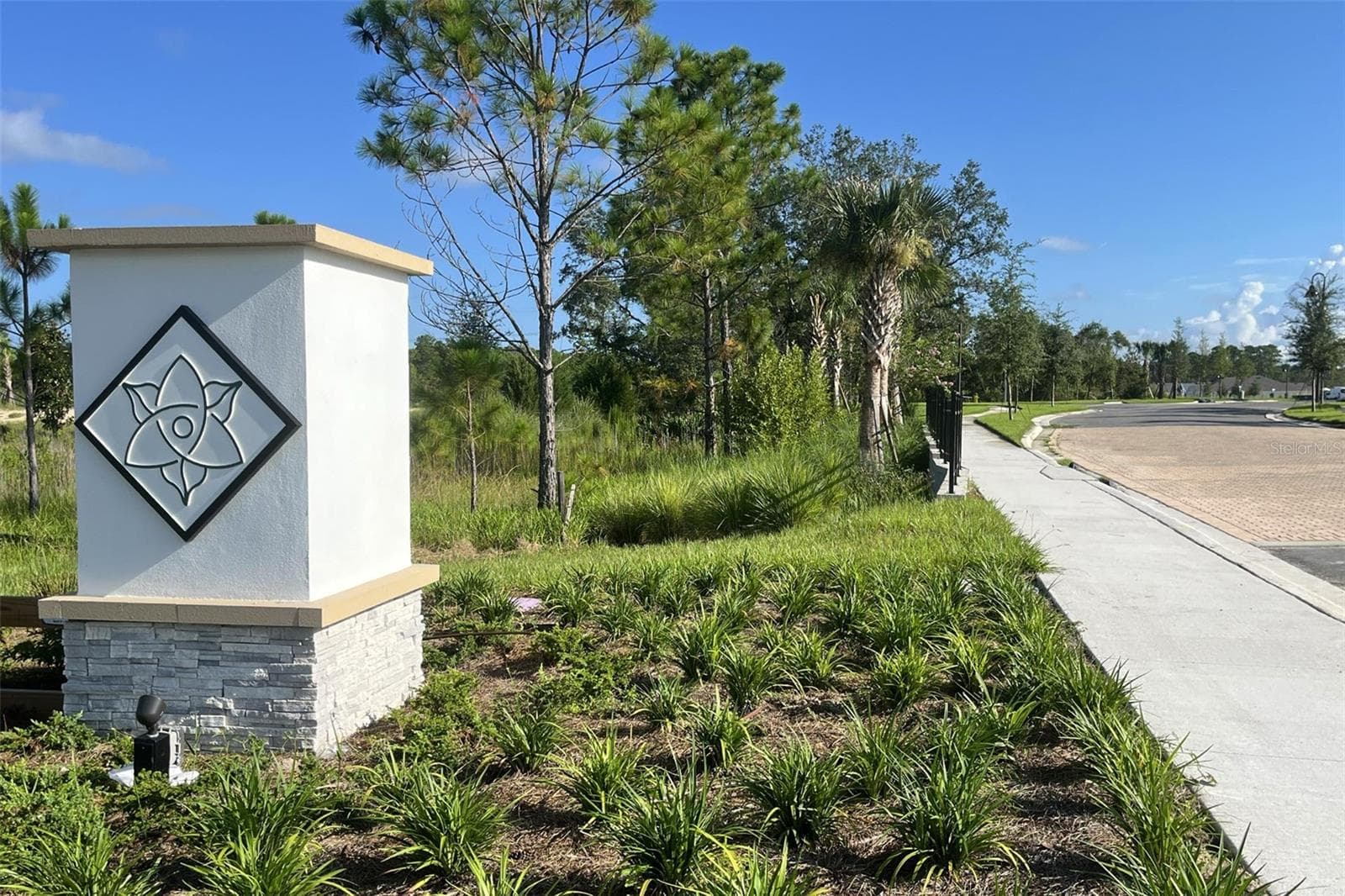 Single Family Residence at 692 BIRDSWILL LN, DELAND, photo 14 of 17