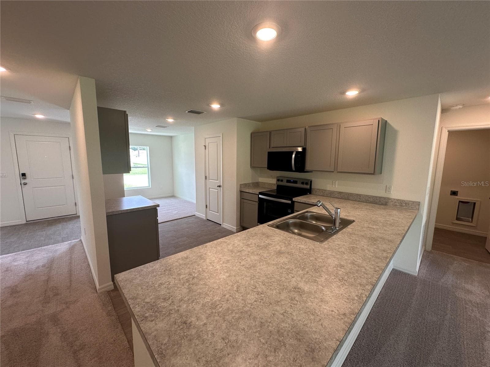Single Family Residence at 6 REINE PL, PALM COAST, photo 2 of 16