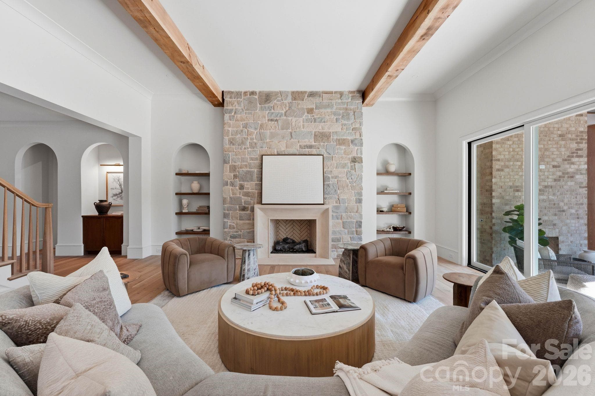 Living Room (23'x22') Gas Fireplace - 110 Hunter Lane, Charlotte