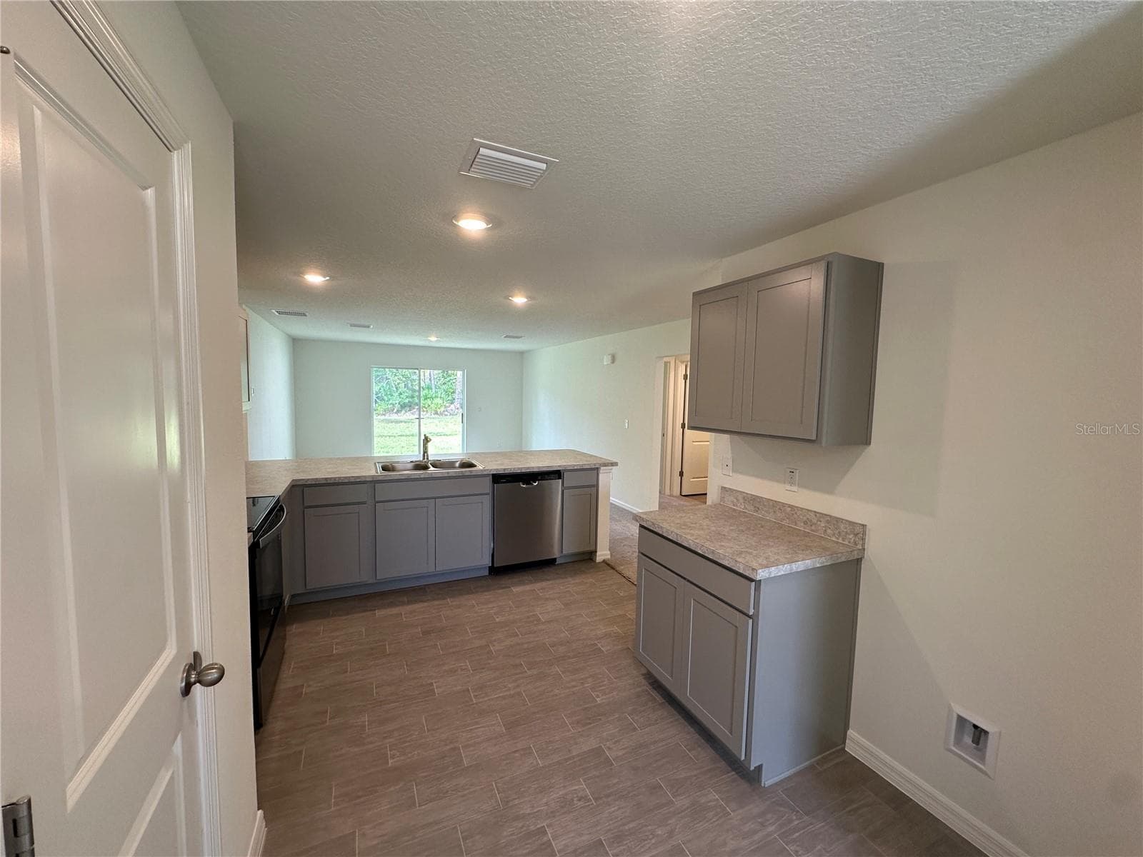 Single Family Residence at 6 REINE PL, PALM COAST, photo 3 of 16