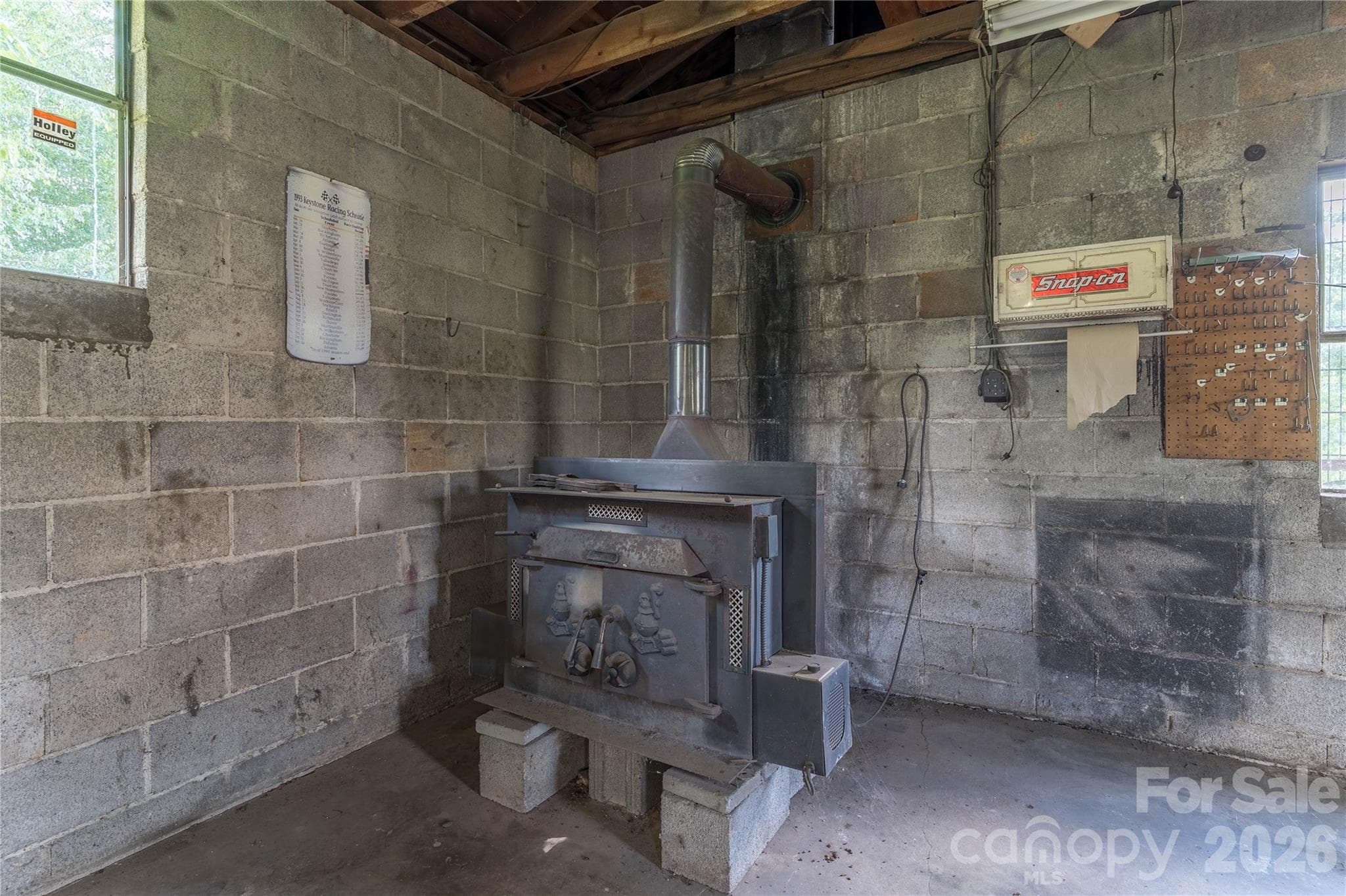 working wood stove - 5271 Harris Farm Road, Hickory