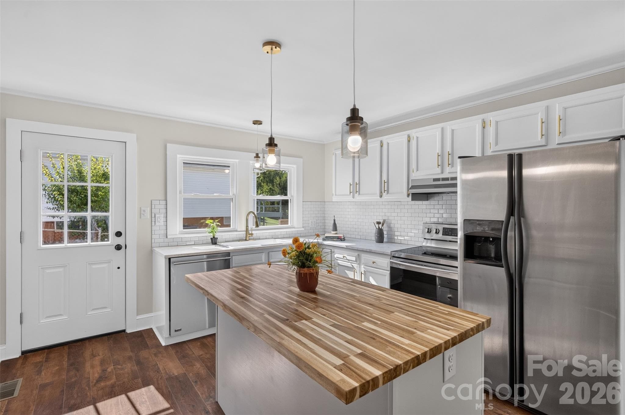 Kitchen Island - 227 Nesbit Drive, Salisbury
