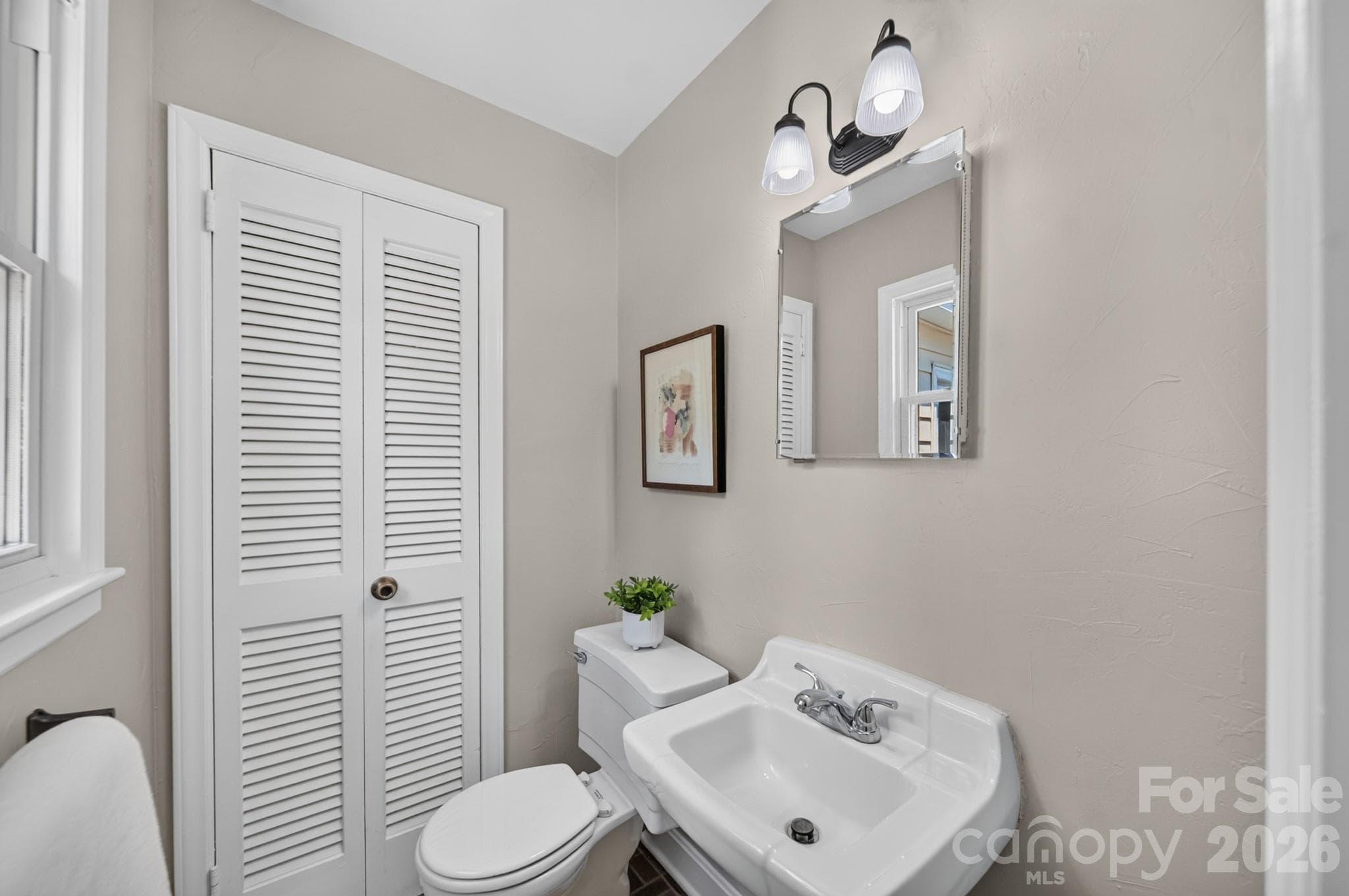 Single Family Residence at 7601 Woodstream Drive, Charlotte, photo 16 of 25