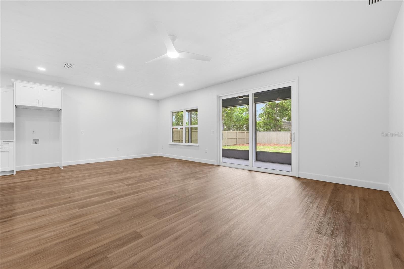 Single Family Residence at 21070 SW 1ST PL, NEWBERRY, photo 4 of 22