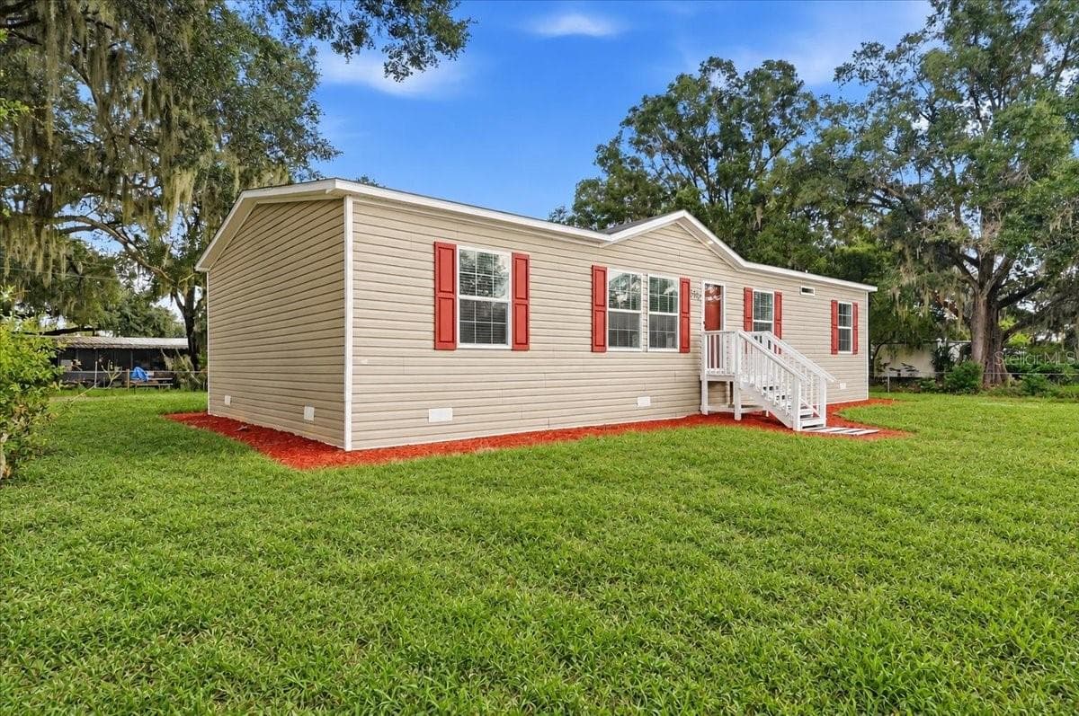 Manufactured Home at 3316 OAKLAND RD S, LAKELAND, photo 6 of 58