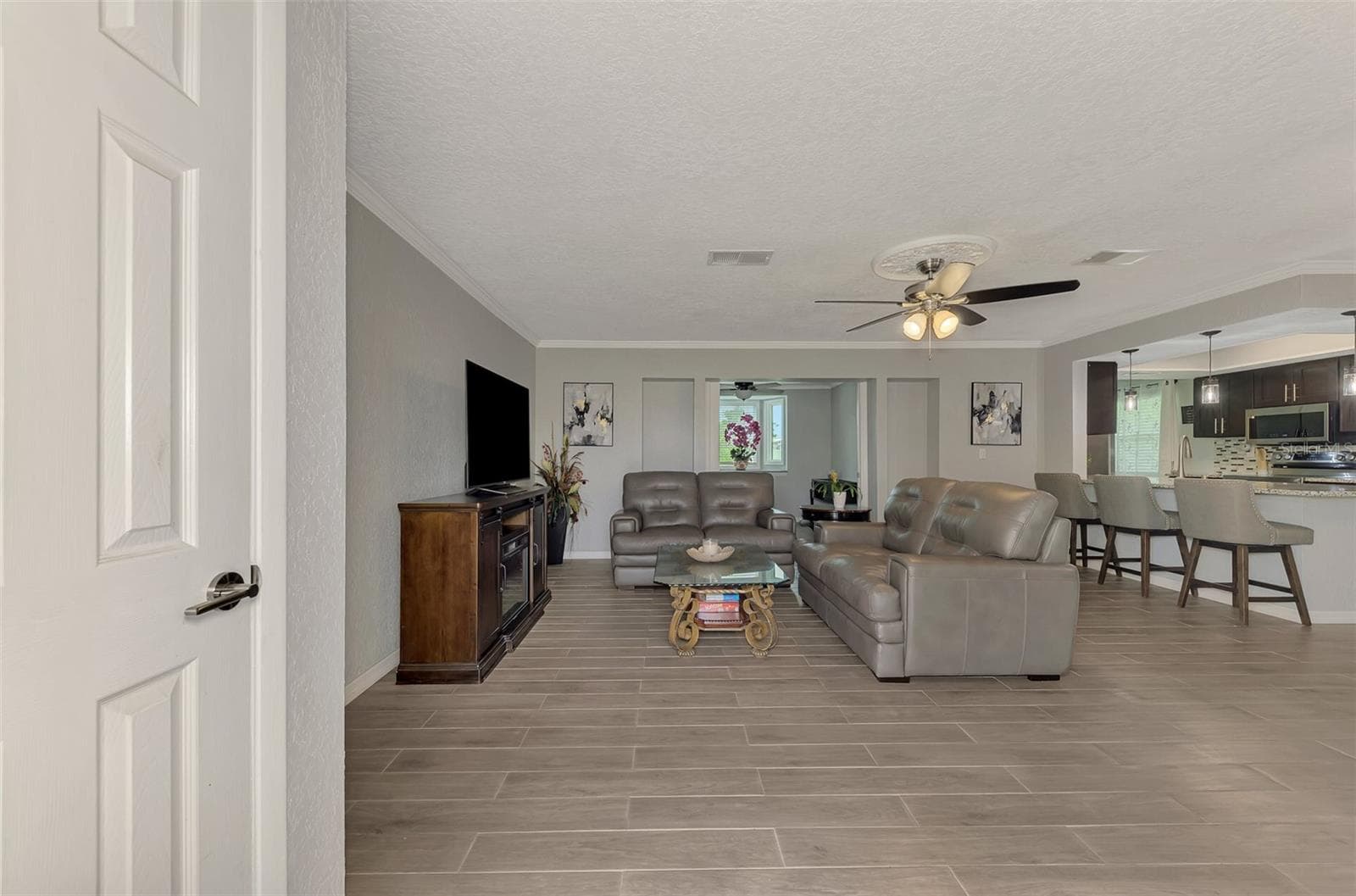 Single Family Residence at 4240 SHAMROCK DR, VENICE, photo 5 of 44
