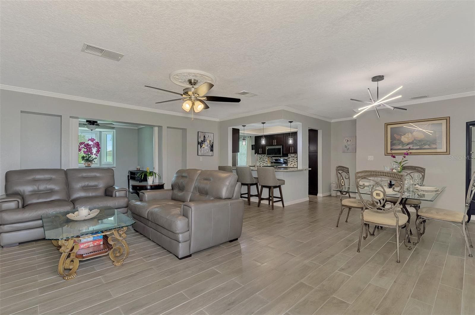 Single Family Residence at 4240 SHAMROCK DR, VENICE, photo 8 of 44
