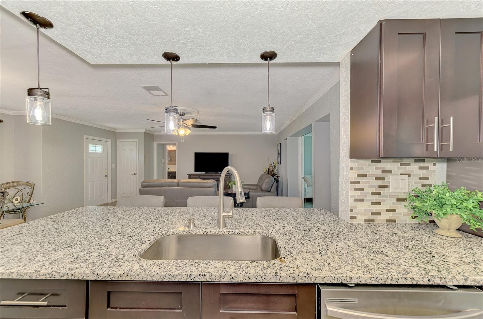 Single Family Residence at 4240 SHAMROCK DR, VENICE, photo 26 of 44