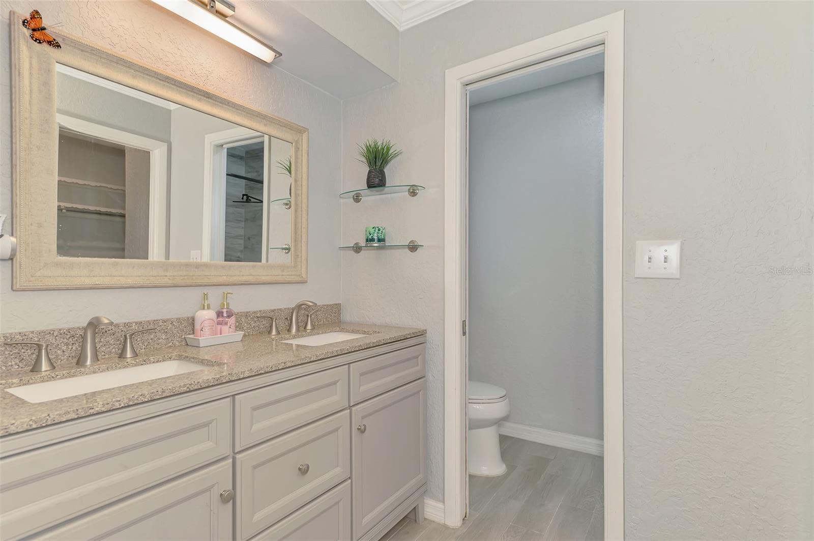 Single Family Residence at 4240 SHAMROCK DR, VENICE, photo 33 of 44