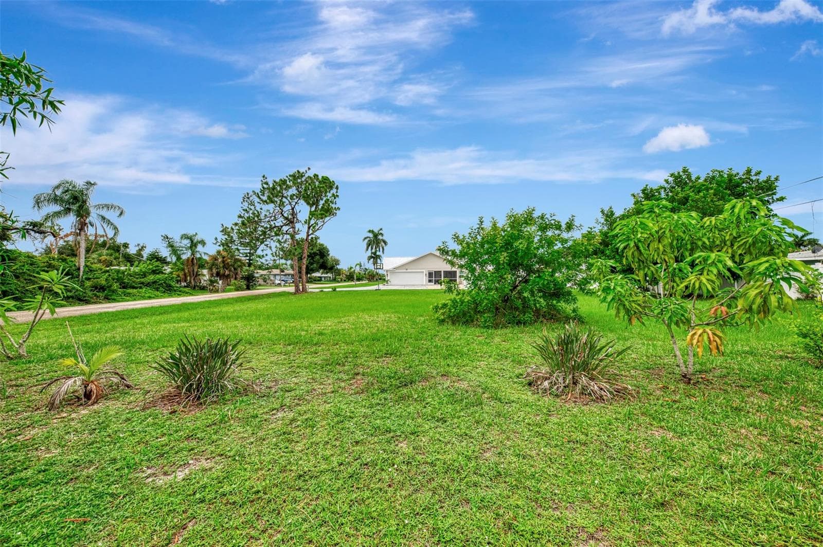 Single Family Residence at 4240 SHAMROCK DR, VENICE, photo 41 of 44