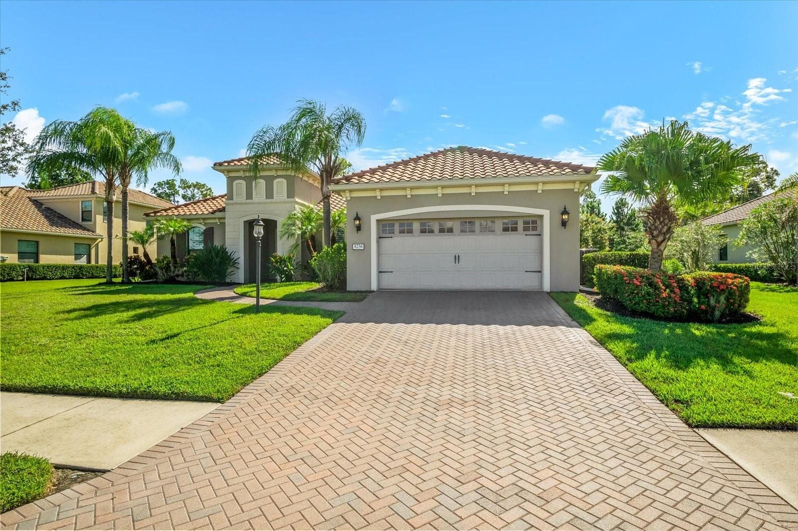 Single Family Residence at 8256 LARKSPUR CIR, SARASOTA, photo 5 of 74