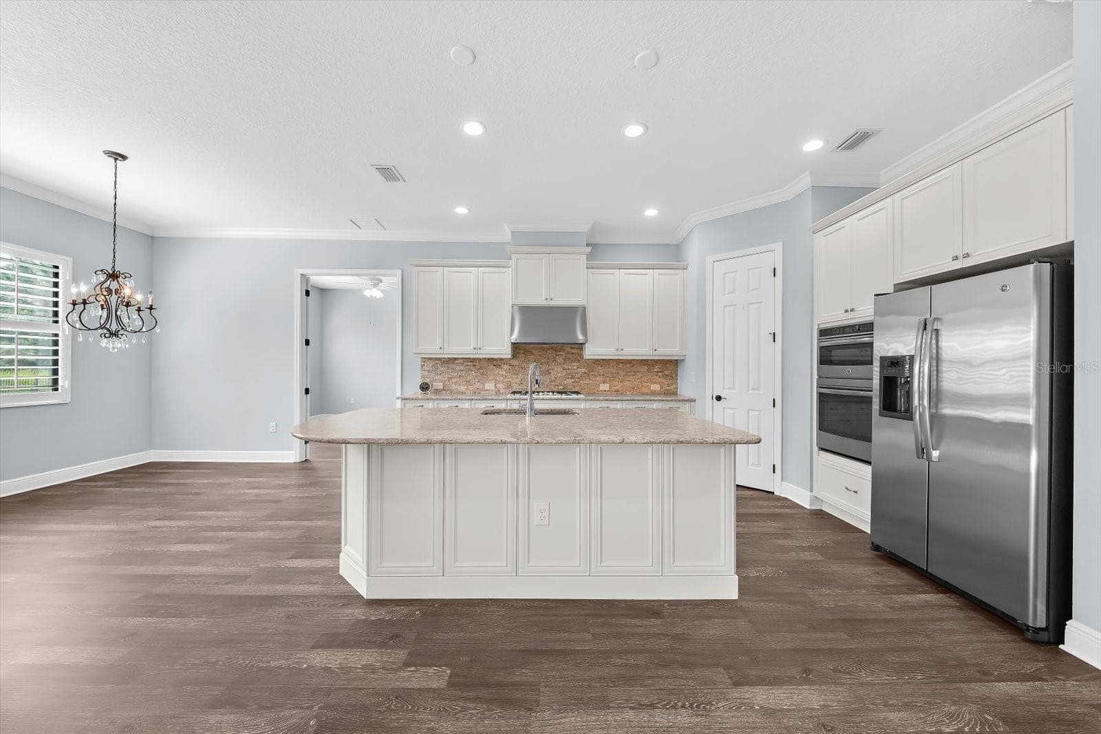 Single Family Residence at 8256 LARKSPUR CIR, SARASOTA, photo 23 of 74