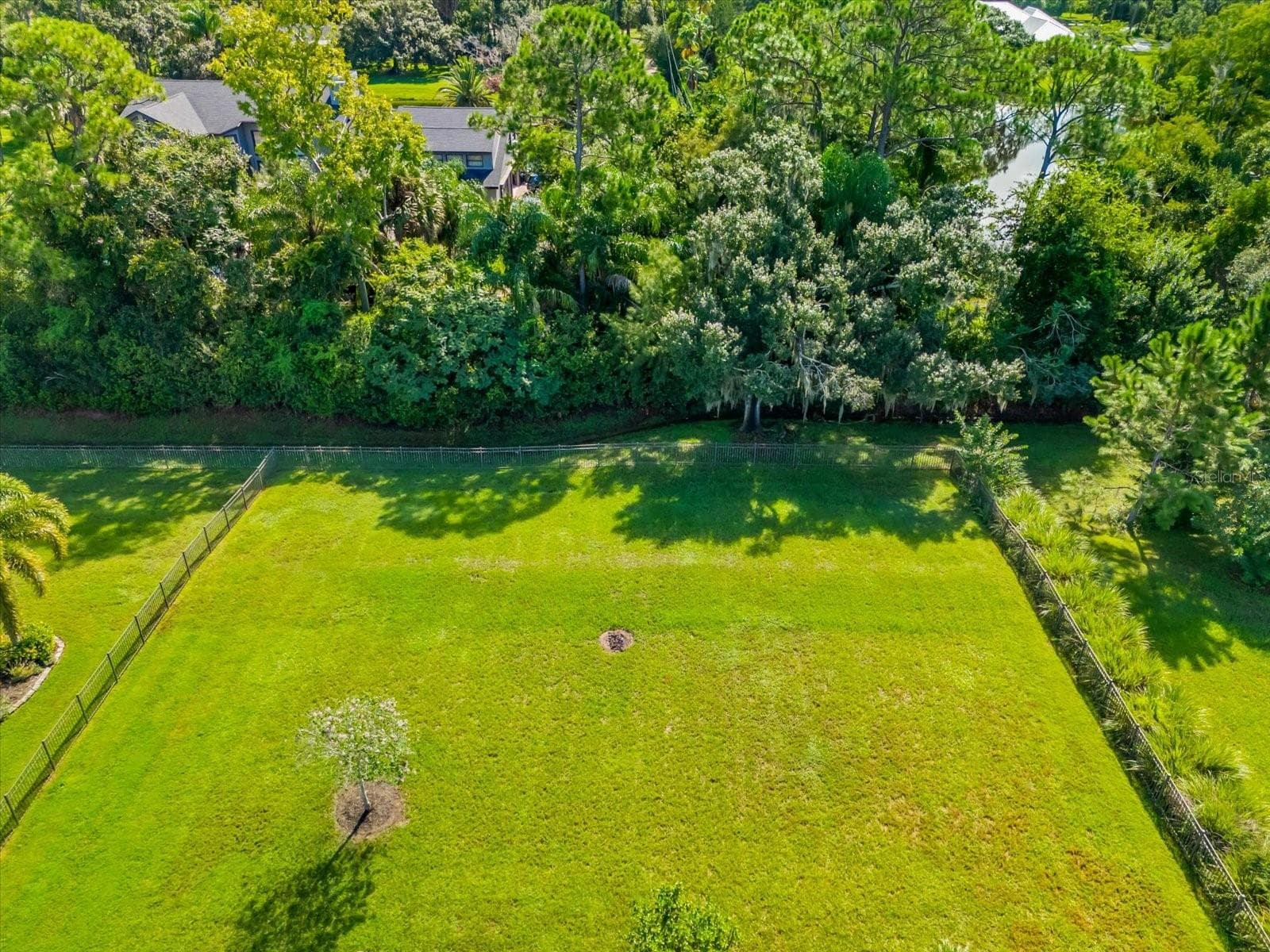 Large Fenced in Back Yard - 8256 LARKSPUR CIR, SARASOTA