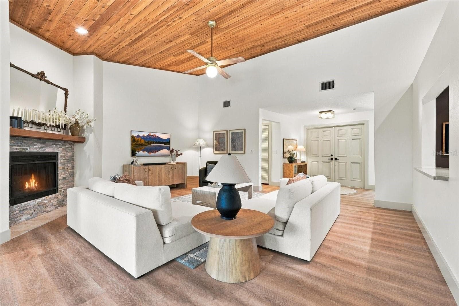 Single Family Residence at 1515 MIDNIGHT PASS WAY, CLEARWATER, photo 13 of 73