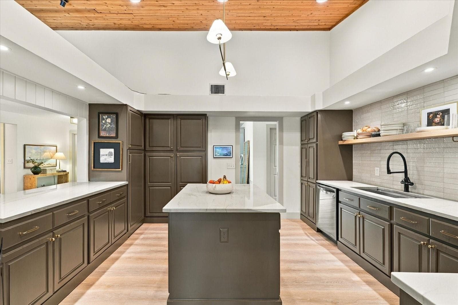 Single Family Residence at 1515 MIDNIGHT PASS WAY, CLEARWATER, photo 26 of 73