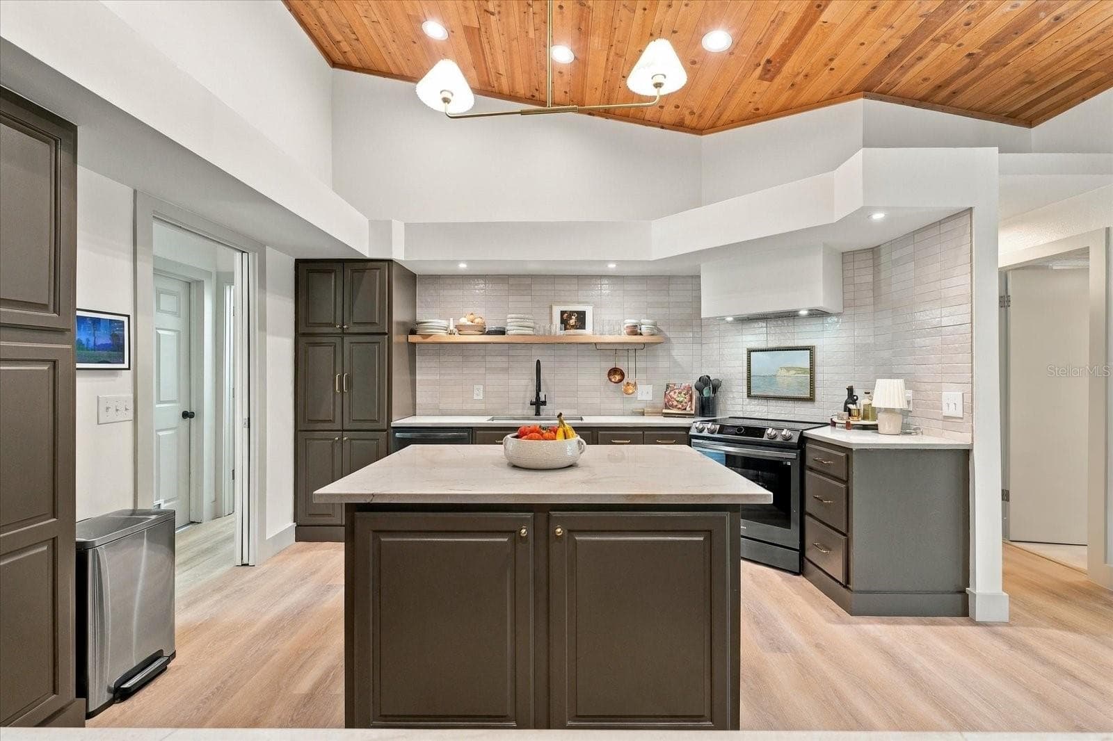 Single Family Residence at 1515 MIDNIGHT PASS WAY, CLEARWATER, photo 27 of 73