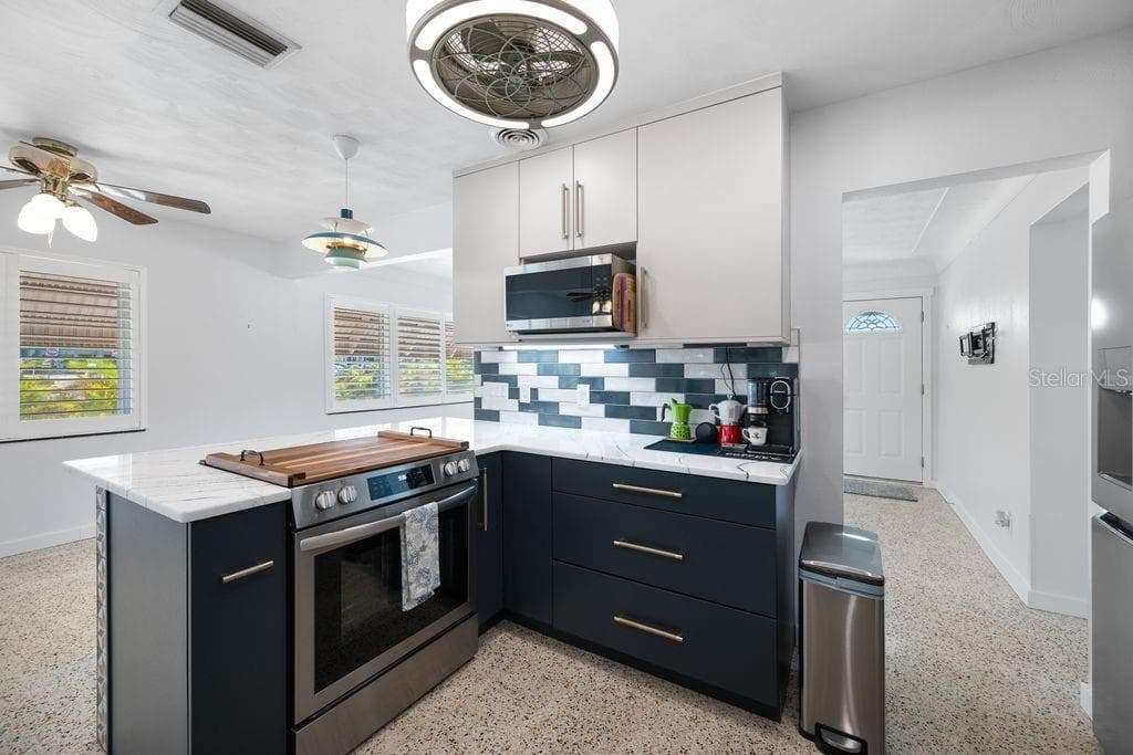 Breakfast Bar - Custom Made Cutting Board for the Cooktop - 1472 DURLING DR S, SOUTH PASADENA