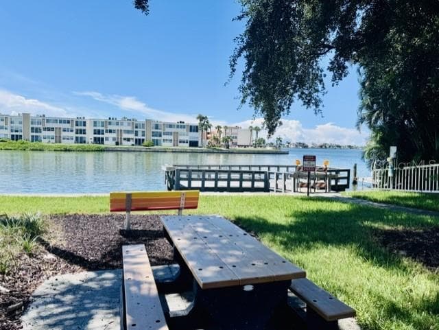 This mini park is at the end of Pasadena Shores Dr. S. providing versatility to your day! - 1472 DURLING DR S, SOUTH PASADENA