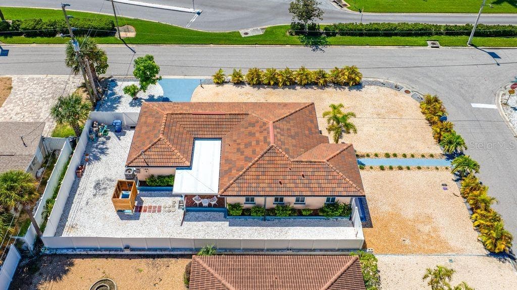 Tile Roof Installed 2021 - Insulated Roof Installed 2025 - 1472 DURLING DR S, SOUTH PASADENA