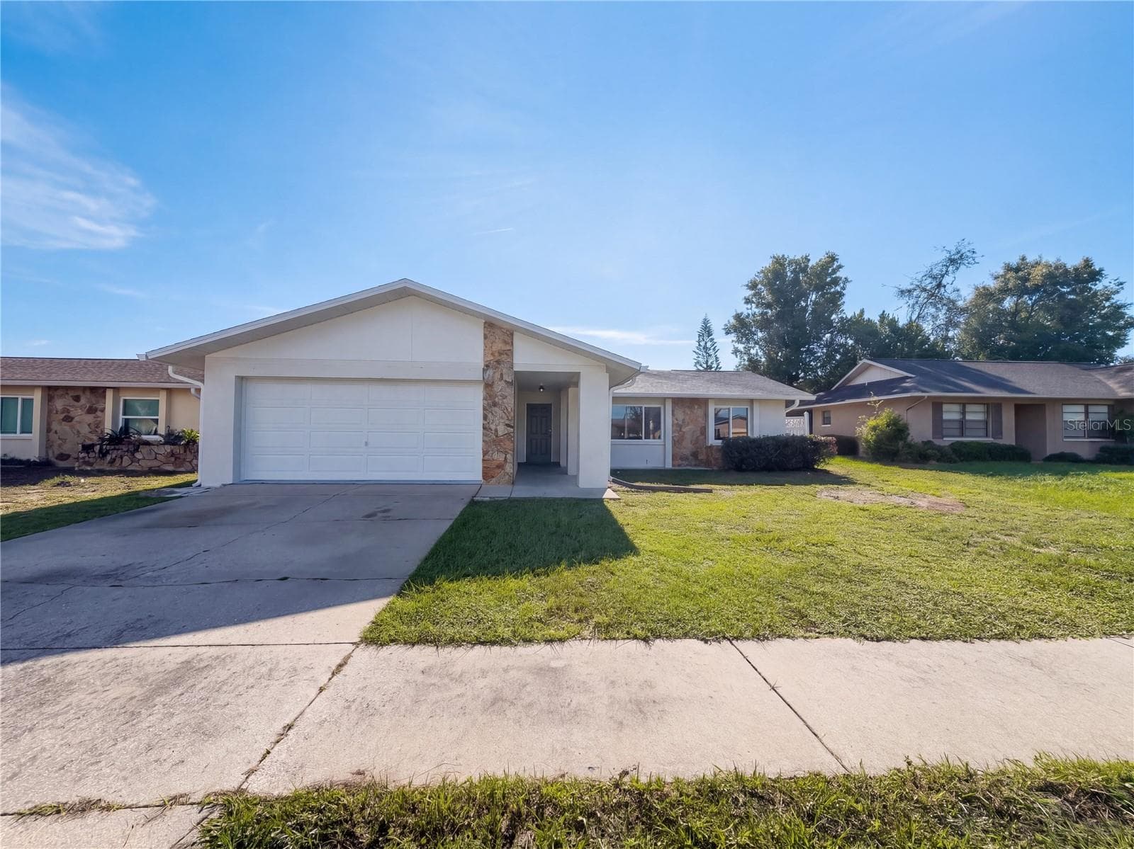 Single Family Residence at 11312 POSSUM TRL, PORT RICHEY, photo 2 of 30