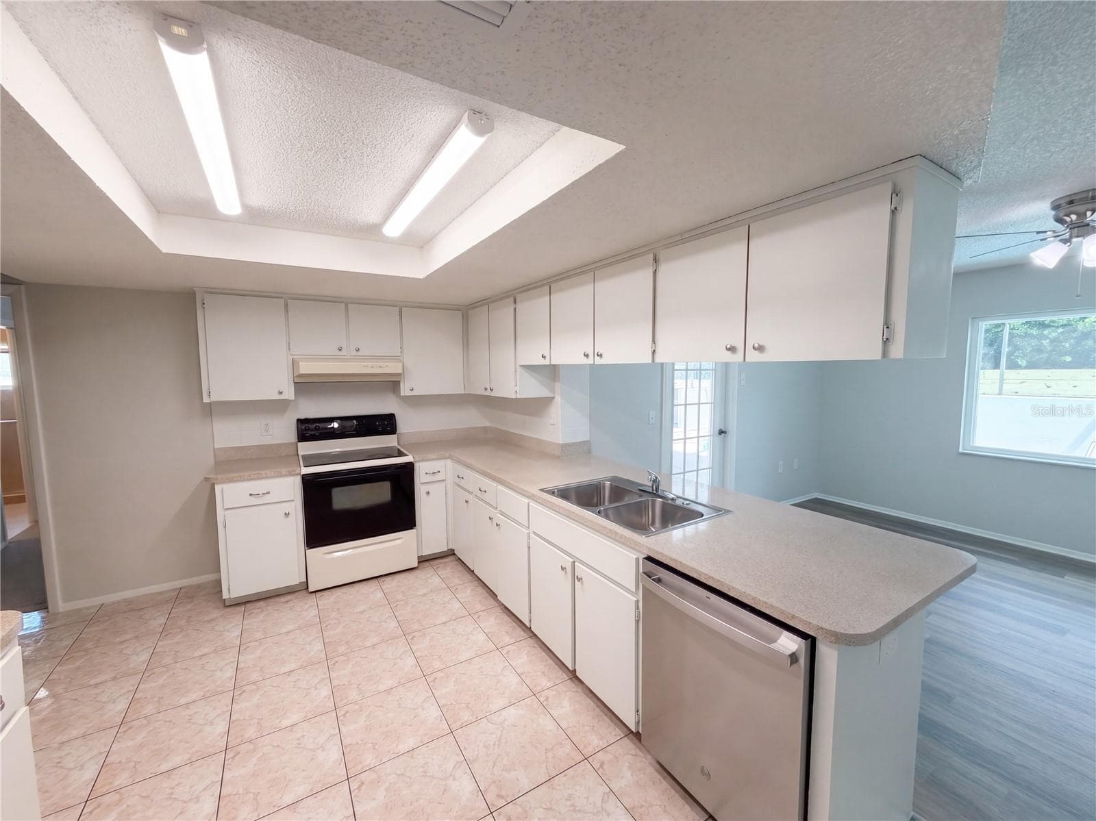 Single Family Residence at 11312 POSSUM TRL, PORT RICHEY, photo 7 of 30