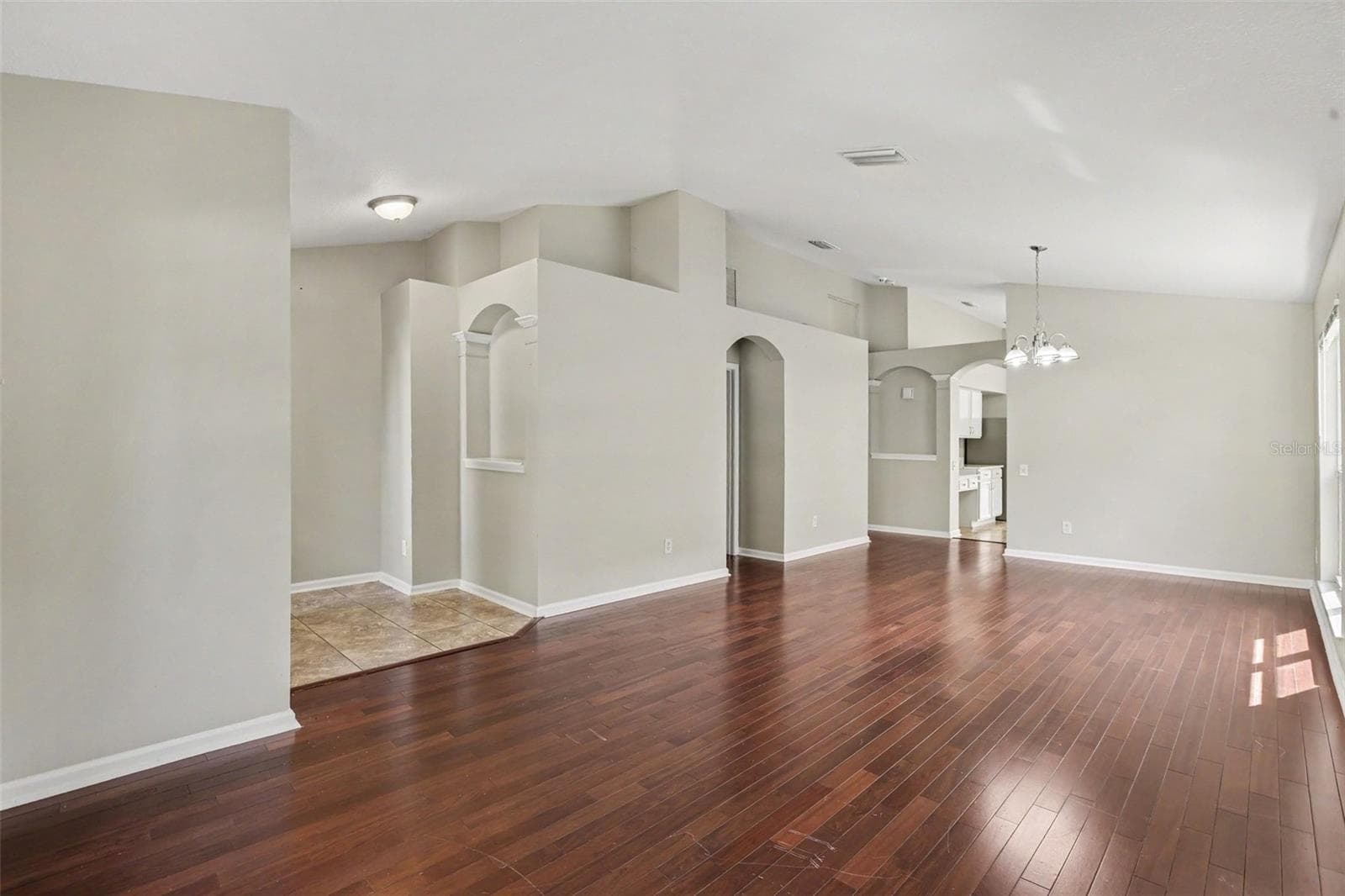 Single Family Residence at 10317 HUNTERS HAVEN BLVD, RIVERVIEW, photo 6 of 22