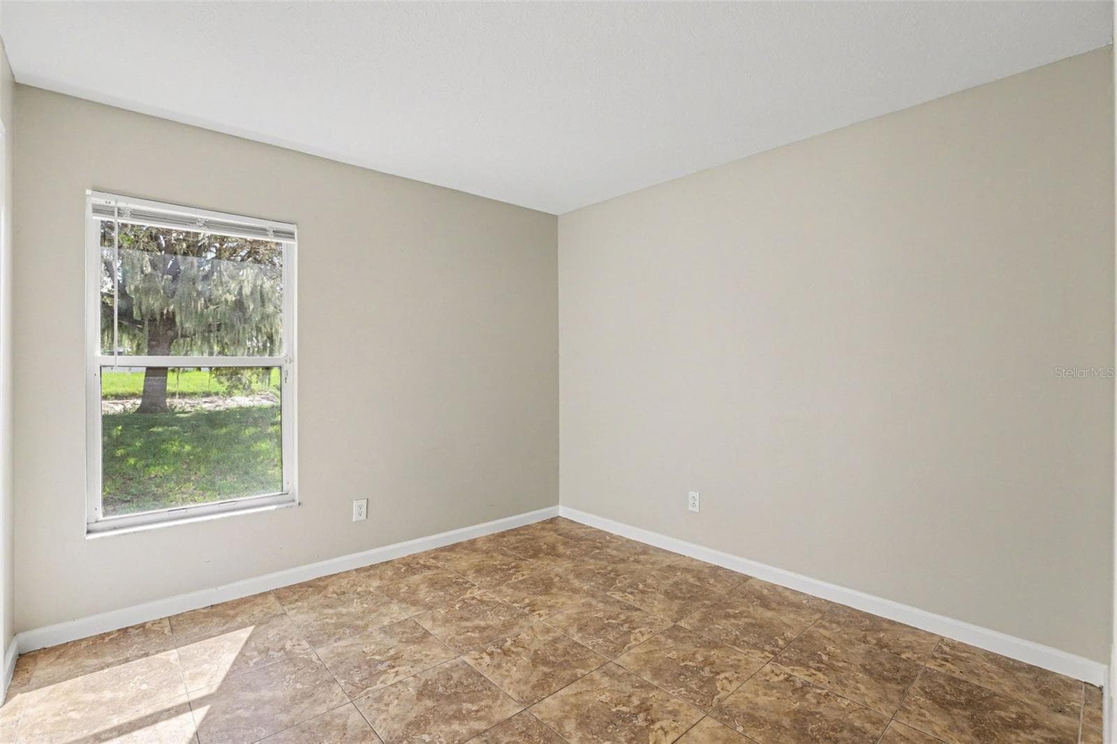 Single Family Residence at 10317 HUNTERS HAVEN BLVD, RIVERVIEW, photo 14 of 22