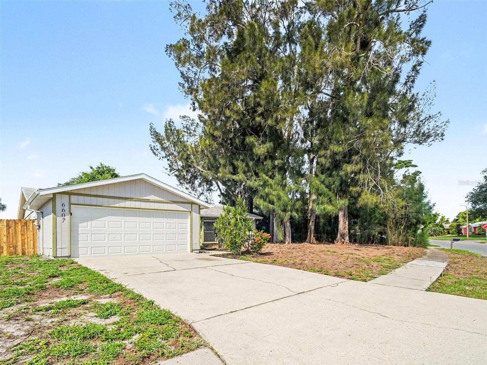 Single Family Residence at 6607 36TH AVENUE DR W, BRADENTON, photo 3 of 19