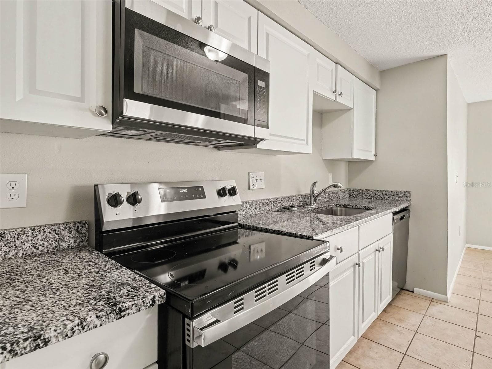 Single Family Residence at 6607 36TH AVENUE DR W, BRADENTON, photo 6 of 19