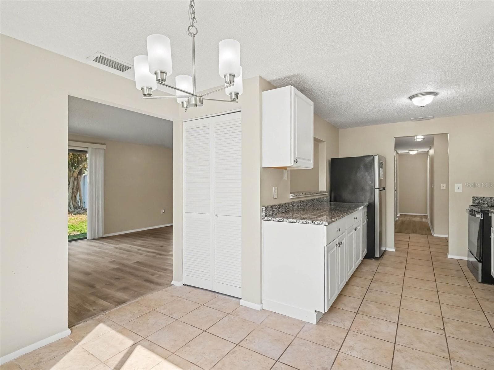 Single Family Residence at 6607 36TH AVENUE DR W, BRADENTON, photo 7 of 19