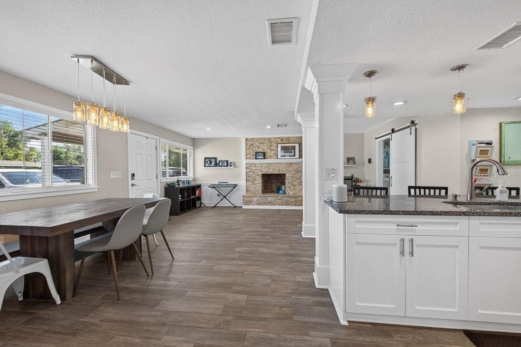 Single Family Residence at 4710 W TRILBY AVE, TAMPA, photo 8 of 65