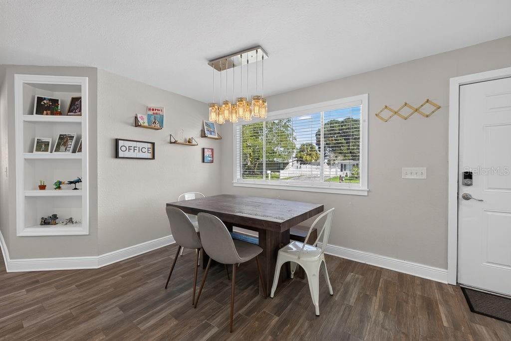 Single Family Residence at 4710 W TRILBY AVE, TAMPA, photo 10 of 65